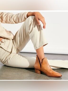 Free People Charm Double V Ankle Boots tan brown 10 10.5 41 western cowboy